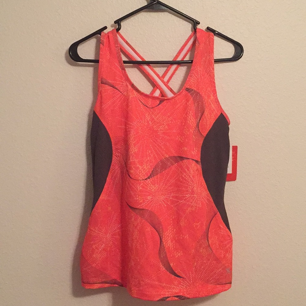 Fitted workout top